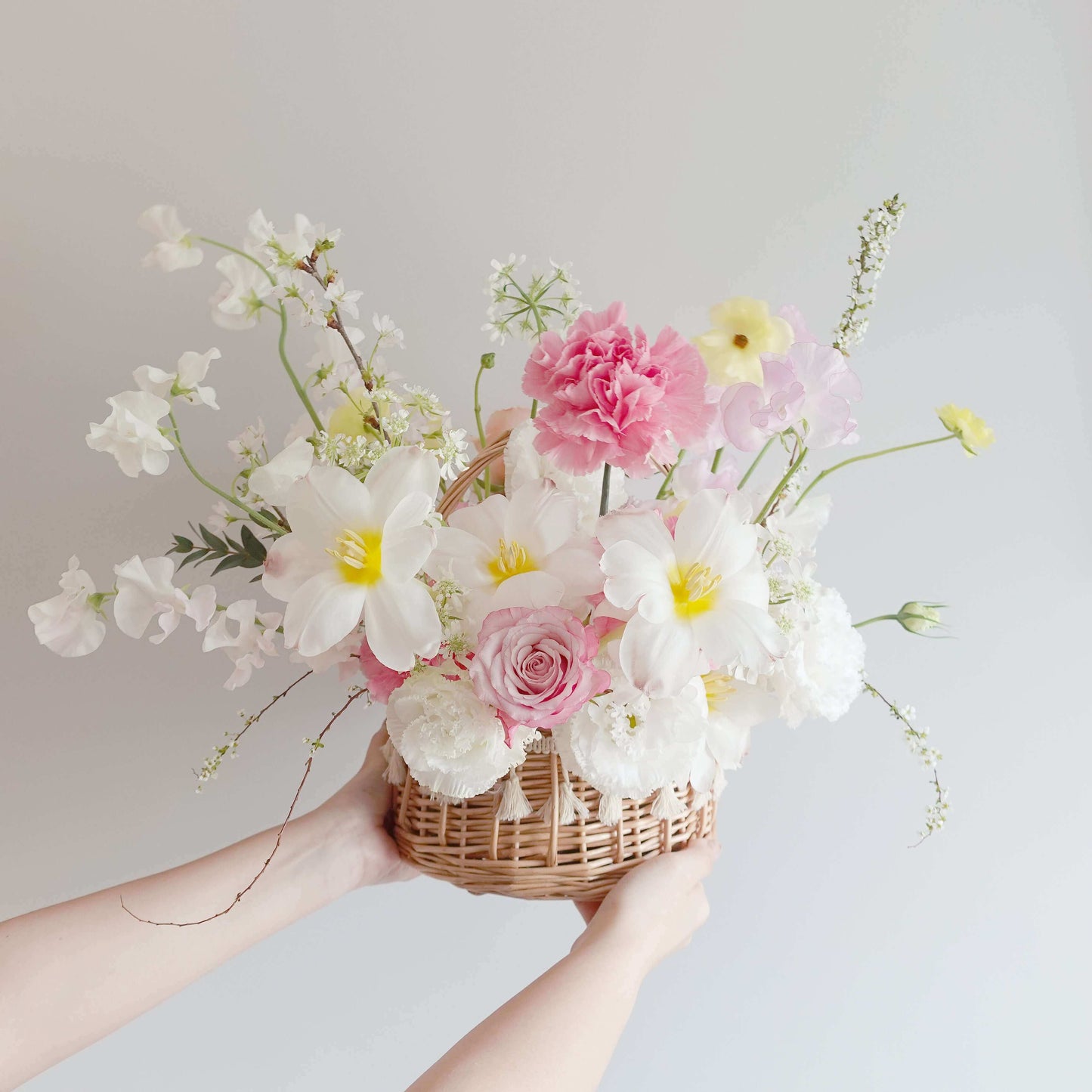 Flowers in Toronto | Toronto Gift Ideas | Kakazan | Fresh Flower Basket