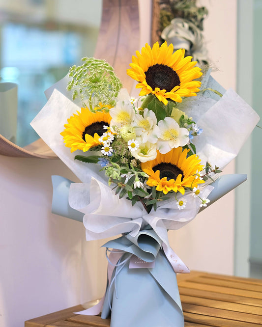 GraduationGift_Bouquet_Toronto_Sunflowers_Gifts