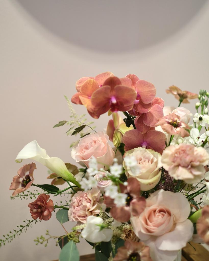 Range of Pastel tone premium flowers in flower box